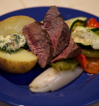 Biefstuk met kruidenboter en gegrilde groente