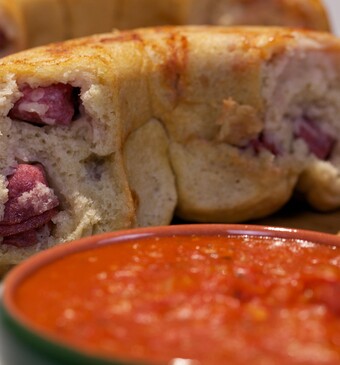 Salami-pizza-monkeybread