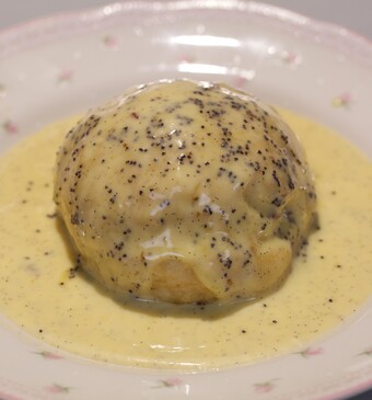 Germknödeln met vanillesaus