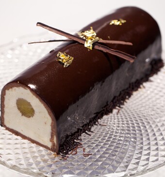 Terrine van sherrymousse en perzikcompote