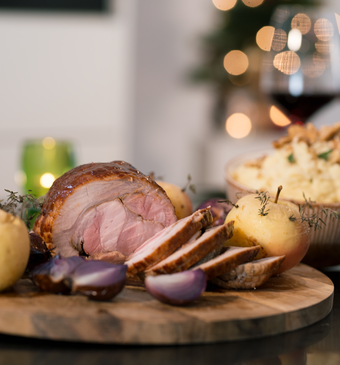 Glazed varkensrollade met gepofte uien