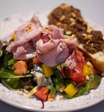 Achterhamsalade met gorgonzola