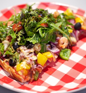 Snelle zeevruchtenpizza