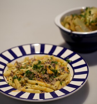 Penne met witte bolognese