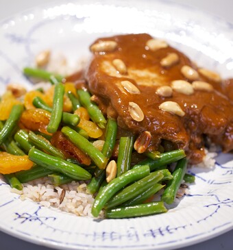 Karbonades met pindasaus