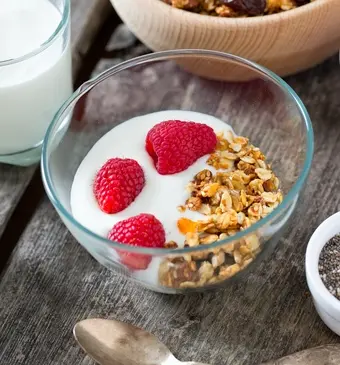 yoghurt met fruit