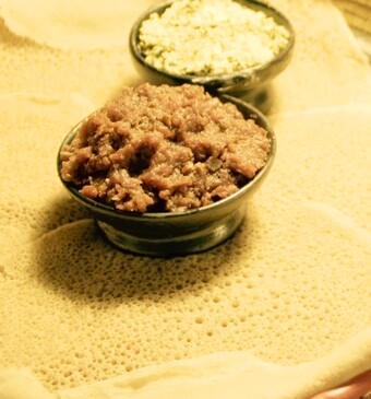 Eritrese injera's met tartaar