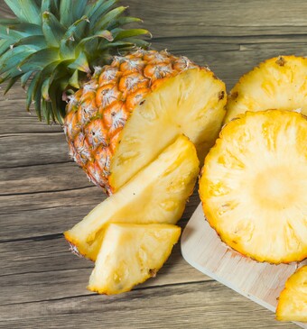 Ananas snijden
