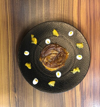 Tarte Tatin van appel en peer met sinaasappelcrème