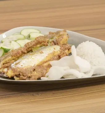 Ikan pepesan met atjar