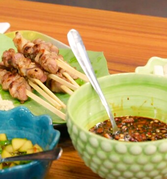 Saté kambing ongemarineerd met huisgemaakte ketjap