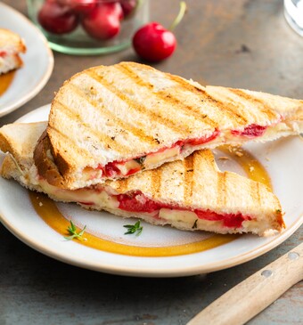 Tosti brie met kersen