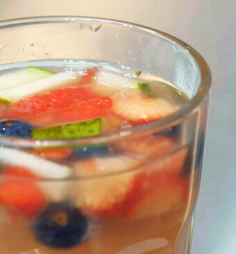 Fruitpunch met appelsap en kokosrum