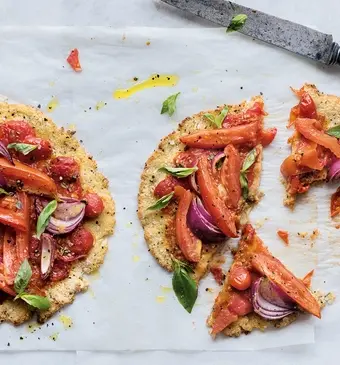 Bloemkoolpizza met citroentomaten
