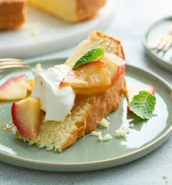 Citroencake met geflambeerde appel