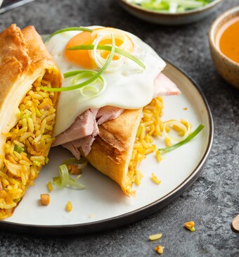 Loempia gevuld met nasi