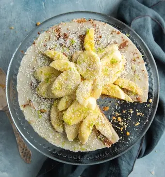 Kokostaartje met chocolade en banaan