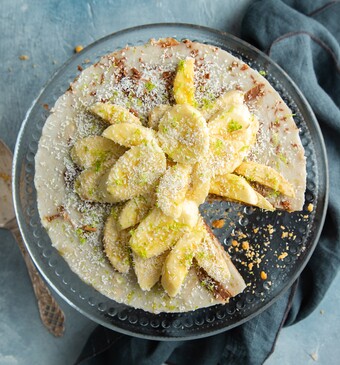 Kokostaartje met chocolade en banaan