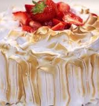 Aardbeien-slagroomtaart