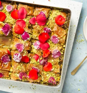 Baklava met pistache en rozensiroop