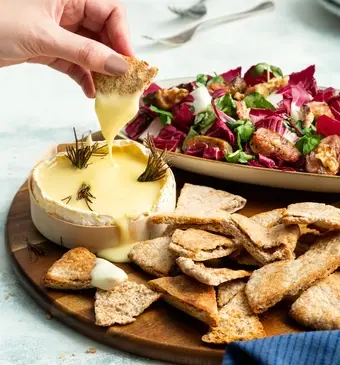 Fondue van camembert met vijgensalade