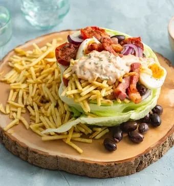 Afwasvrije campingsalade met Thousand Island dressing