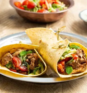 Kip tandoori-wraps van de BBQ