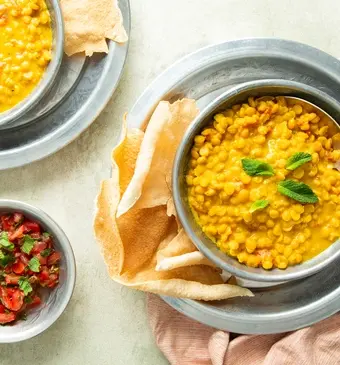 Dahl met papadums 