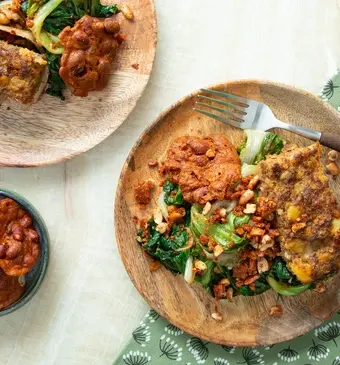 Frikadel pan met andijvie en rempejek
