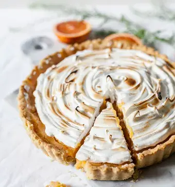 Appel-limoentaart met meringue