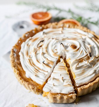 Appel-limoentaart met meringue