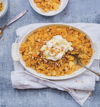 Appel-perencrumble met hazelnoten