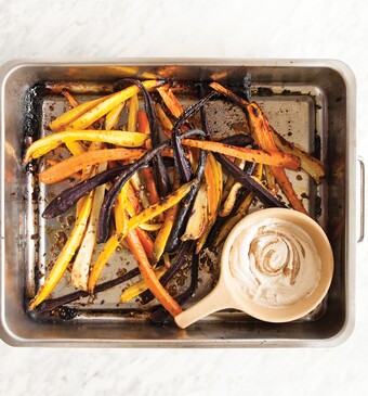 Honingwortelgroenten met tahin-citroendip 