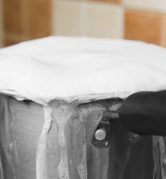 overkoken pan truc lepel