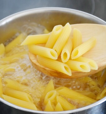 zout en olie pasta koken