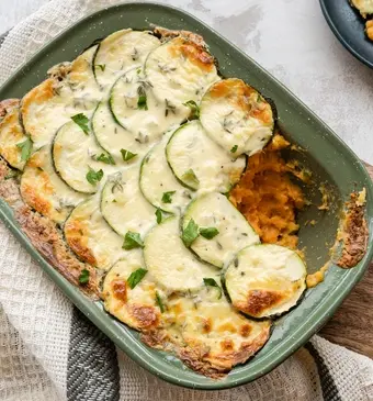 Courgette-gratin met zoete-aardappelpuree
