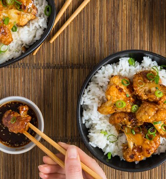 Sticky bloemkool met rijst