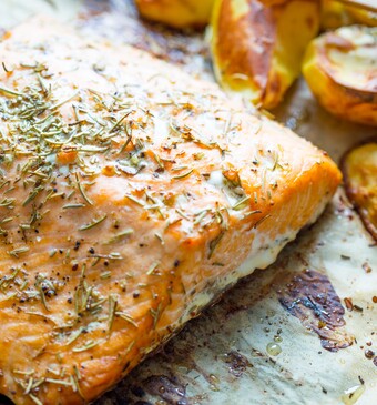 gebakken zalm witte plekken