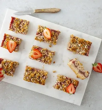 Aardbeien-kruimelcakes