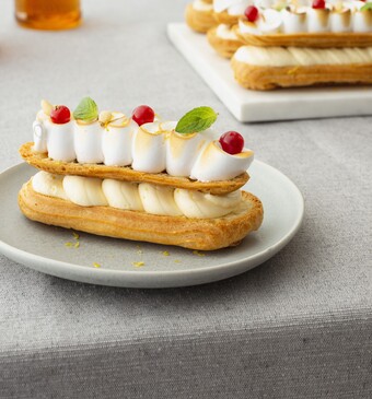 Citroen-meringue eclairs