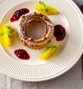 Kerstkrans van bladerdeeg