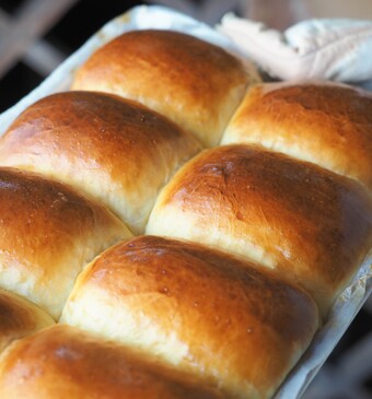 wool roll bread