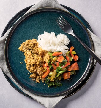 Rendang is misschien wel dé favoriet Indische keuken. Daarom mocht deze natuurlijk niet ontbreken in het nieuwe seizoen van Zoals Alleen Oma Dat Kan 