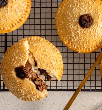 Limburgse zuurvleesbroodjes