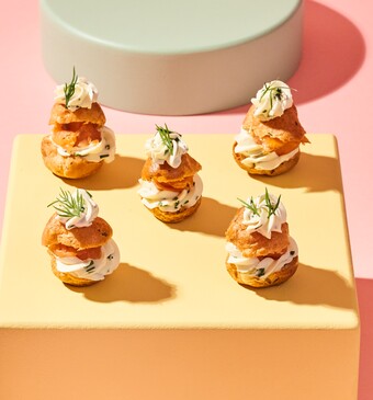 Hartige soezen met zalm en roomkaas