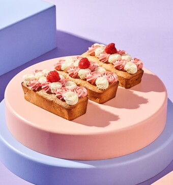 Witte-chocoladecakejes met framboos