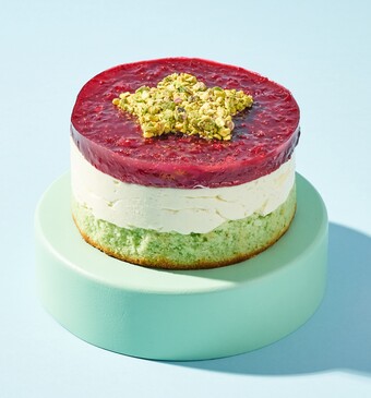 Pistache-cranberry cheesecake