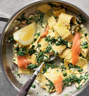 Jamie Oliver: SALMON_SPINACH_PASTA