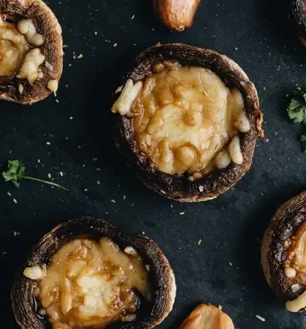 Champignons met blauwe kaas