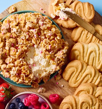 Altijd Feest! strawberry cheesecake bal